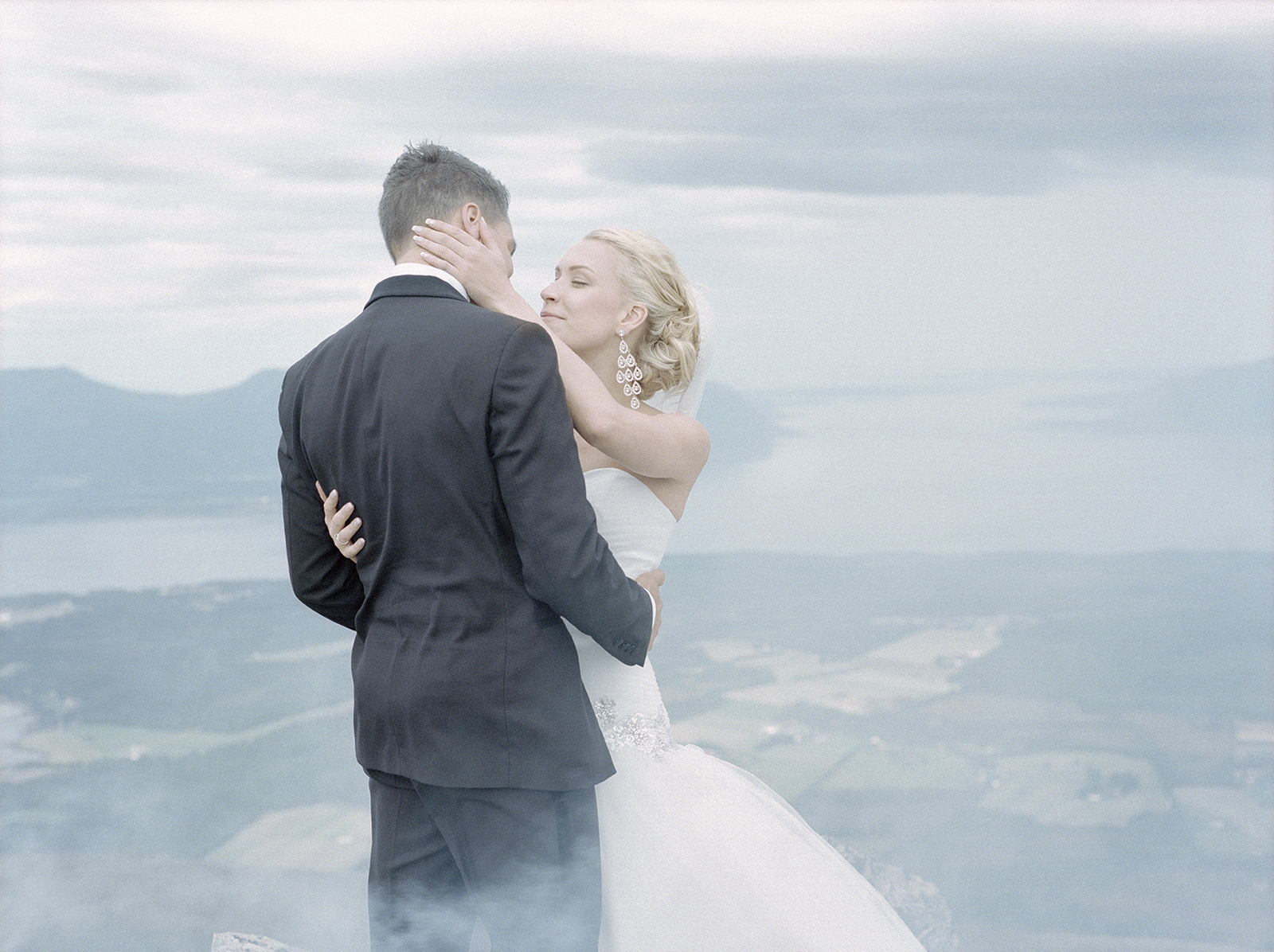 Veronika og Christoffer på fjellet Båten. FOTO: Erik Hattrem