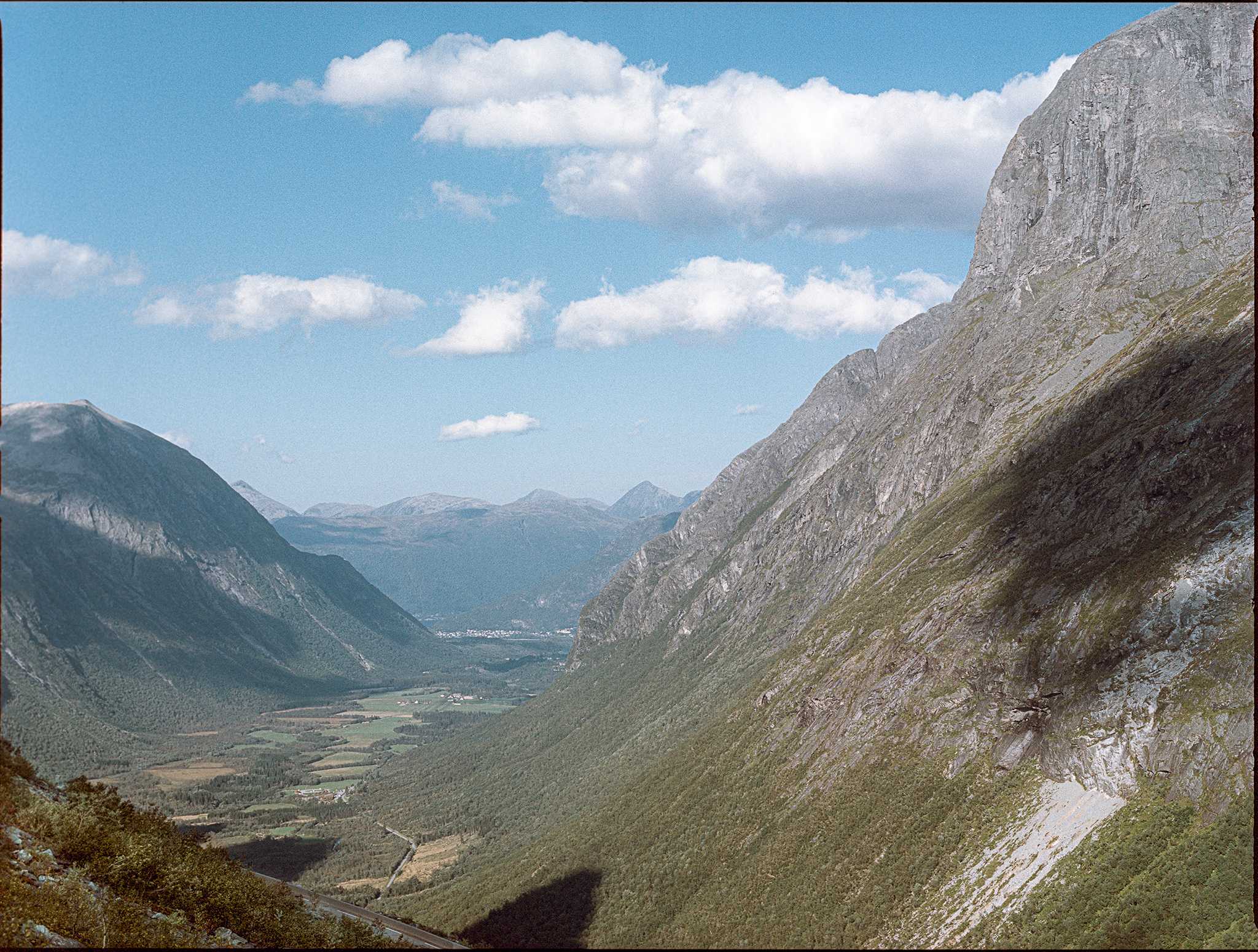 Romsdalen, Rauma sett fra Trollstigen FOTO:ERIK HATTREM